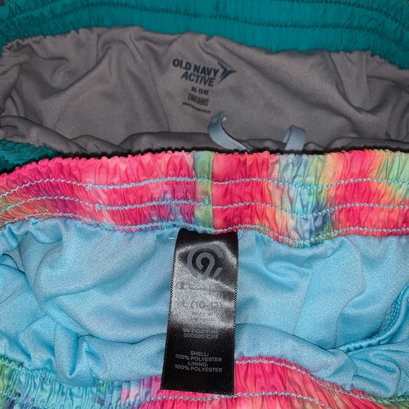 Bundle of L/Xl athletic shorts - Picture 3 of 4